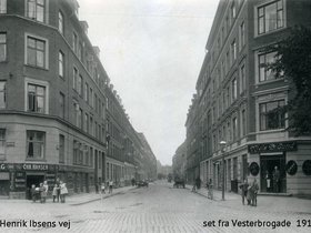 Henrik Ibsens vej Hjørnet af Vesterbrogade 1919.jpg